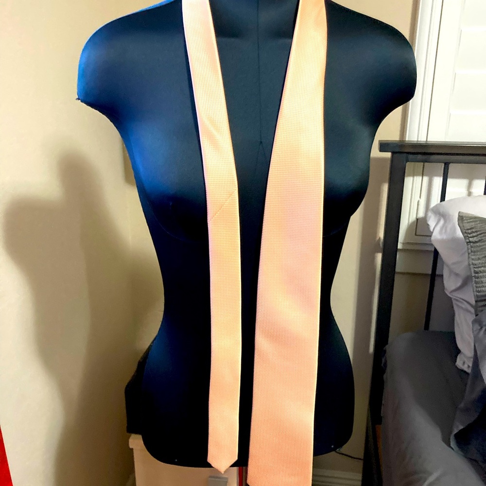 Mens salmon Puccini tie - Never Worn!